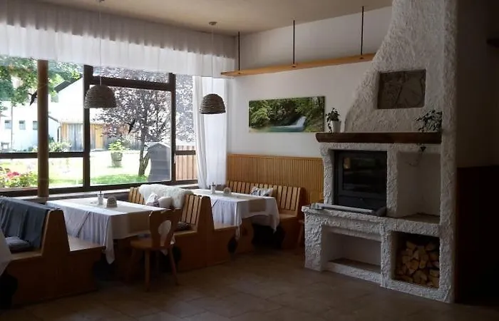 Gasthaus Faller Hof Am Sylvensteinsee Bed & Breakfast
